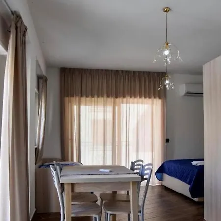 Samuel Fish Couette-café Bagnara Calabra